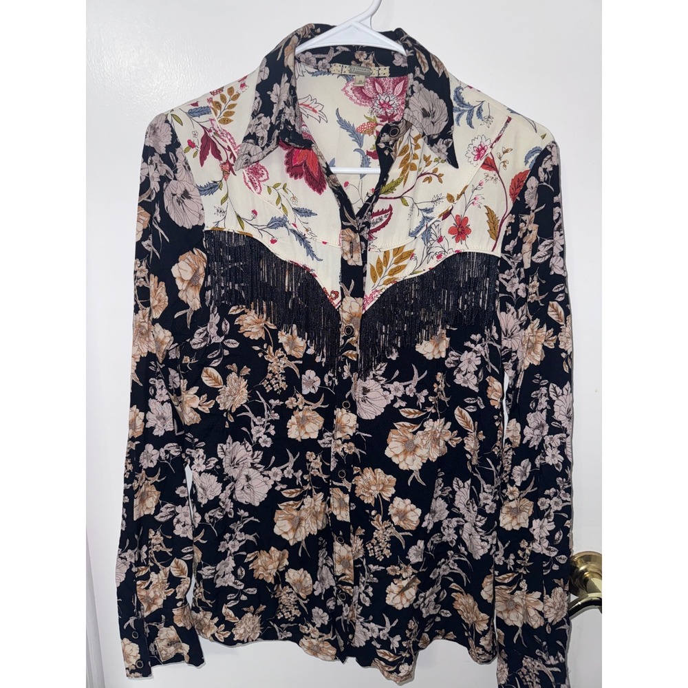 Gimmicks by BKE Floral Fringe Western Button Down Shirt Boho Long Sleeve Small